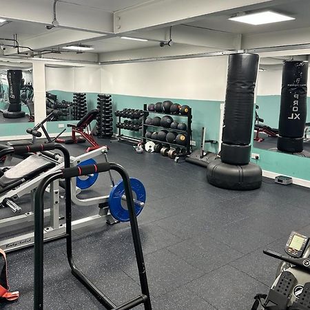 Circa17- Entire Apt, Free Parking, Gym, City Central & Free Netflix 布拉克内尔 外观 照片