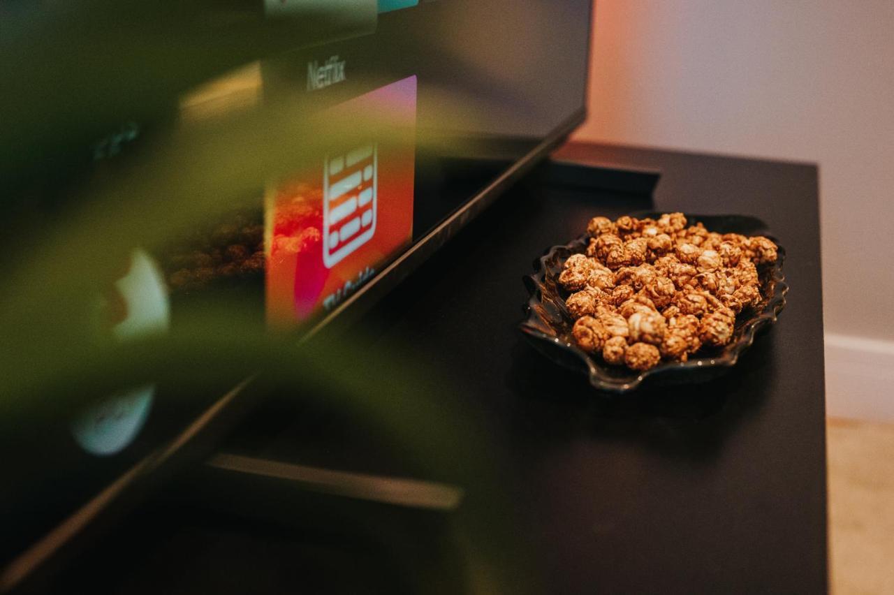 Circa17- Entire Apt, Free Parking, Gym, City Central & Free Netflix 布拉克内尔 外观 照片