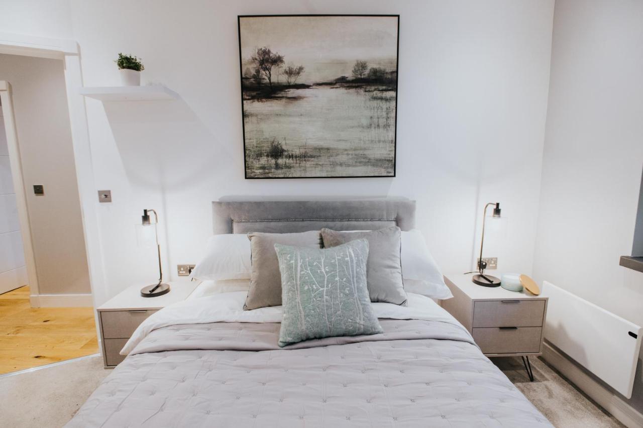 Circa17- Entire Apt, Free Parking, Gym, City Central & Free Netflix 布拉克内尔 外观 照片